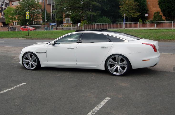 JAGUAR XJ SAVOY HYPER SILVER OR CHROME INSERTS